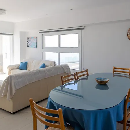 Beachhouse * Ларнака