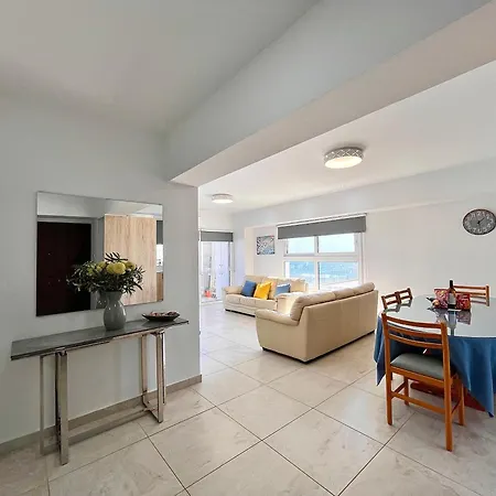Апартаменты Beachhouse Ларнака