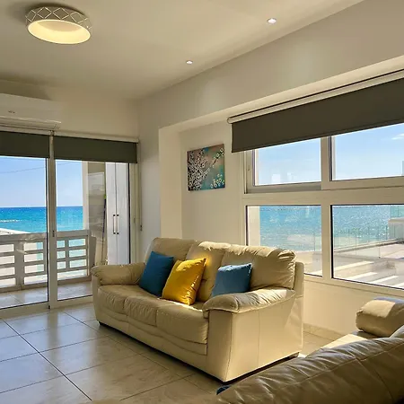 Beachhouse * Ларнака